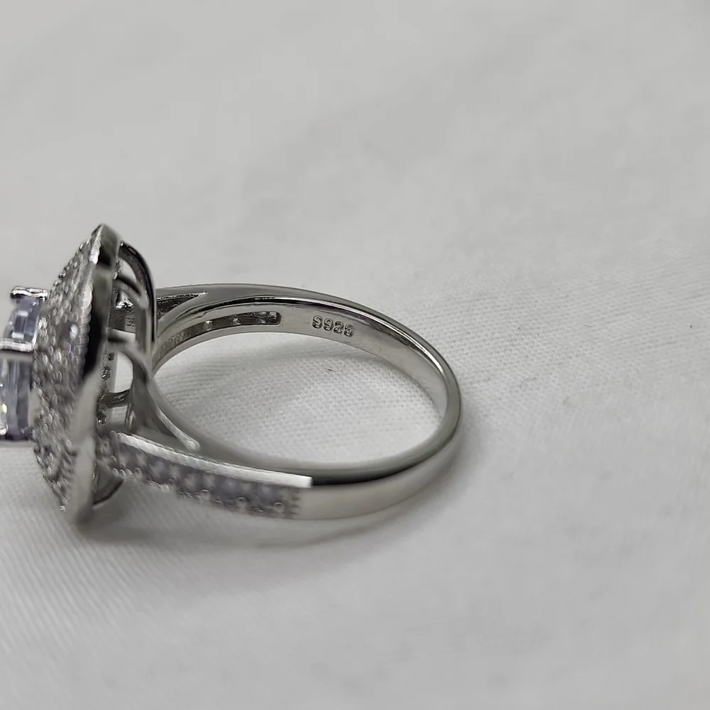 🎄NWT ART DECO DIAMOND RING🎄